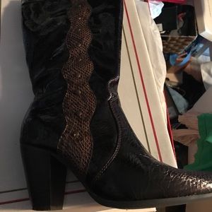 Pierre Dumas CowGirl Boot!
